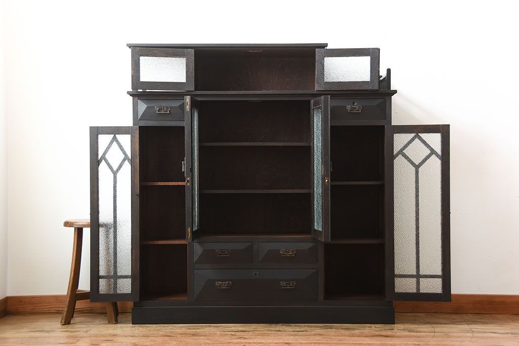 アンティーク家具　大正ロマン　古い木製のモダンな高級変わり型収納棚