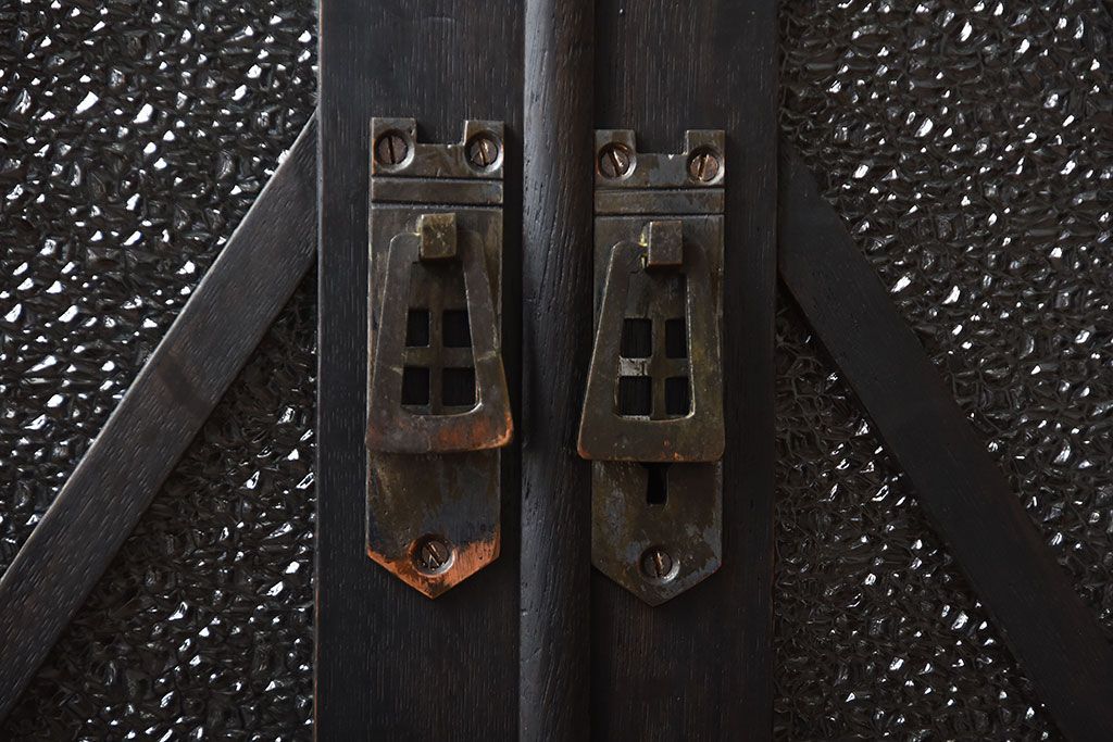 アンティーク家具　大正ロマン　古い木製のモダンな高級変わり型収納棚