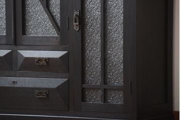 アンティーク家具　大正ロマン　古い木製のモダンな高級変わり型収納棚