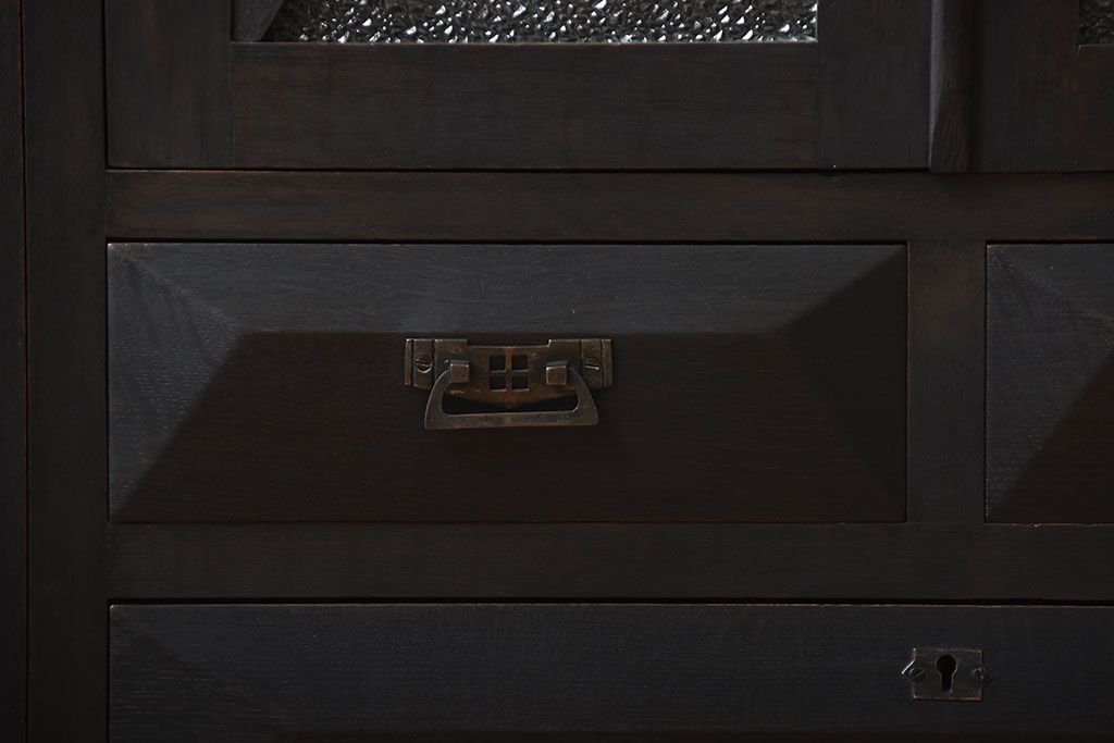 アンティーク家具　大正ロマン　古い木製のモダンな高級変わり型収納棚