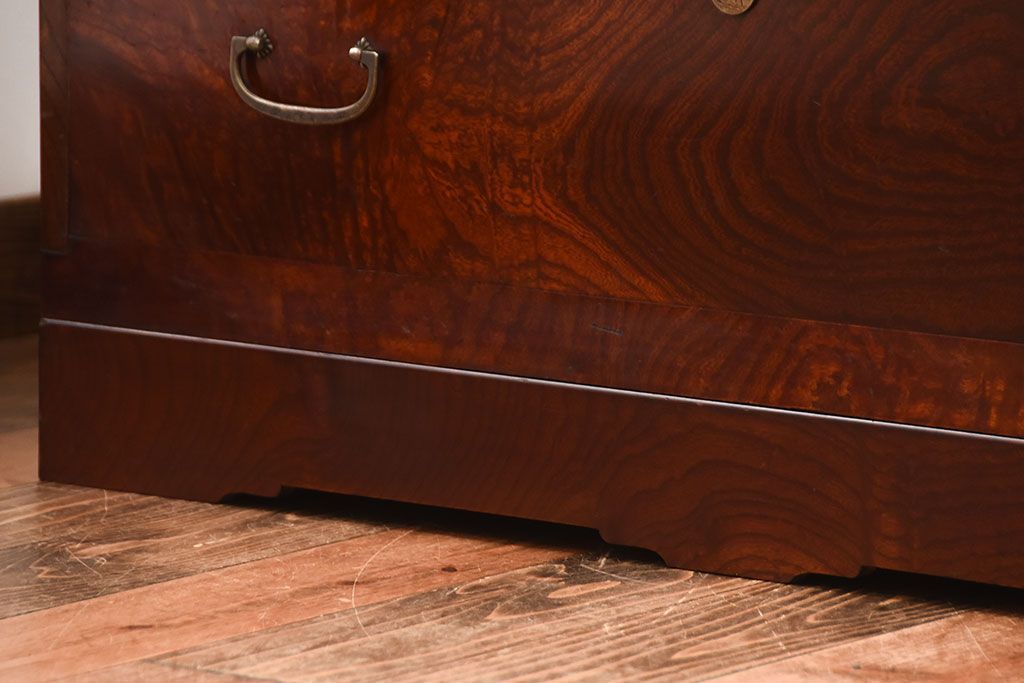 アンティーク家具　和製アンティーク　前面欅材!杢目の美しいシンプルな衣装箪笥