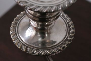 アンティーク雑貨　イギリスアンティーク　シルバープレート製キャンドルスタンド2つセット