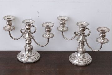 アンティーク雑貨　イギリスアンティーク　シルバープレート製キャンドルスタンド2つセット