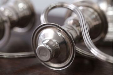 アンティーク雑貨　イギリスアンティーク　シルバープレート製キャンドルスタンド2つセット