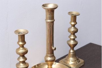 アンティーク雑貨　イギリスアンティーク　おしゃれな真鍮製キャンドルスタンド3本セット
