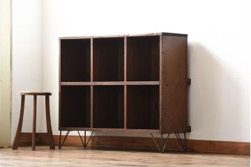 アンティーク家具　アンティーク　古い木の背面ブックラック付き鉄脚本棚(1)