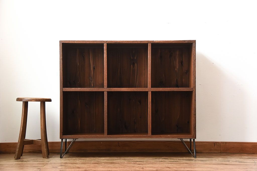 アンティーク家具　アンティーク　古い木の背面ブックラック付き鉄脚本棚(1)