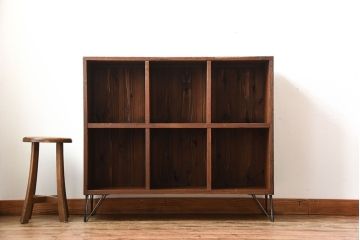 アンティーク家具　アンティーク　古い木の背面ブックラック付き鉄脚本棚(1)