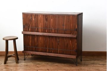 アンティーク家具　アンティーク　古い木の背面ブックラック付き鉄脚本棚(1)