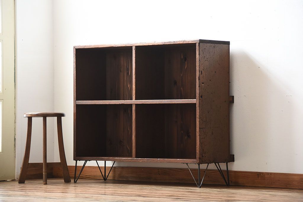 アンティーク家具　アンティーク　古い木の背面ブックラック付き鉄脚本棚(2)