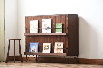アンティーク家具　アンティーク　古い木の背面ブックラック付き鉄脚本棚(2)