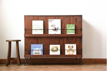 アンティーク家具　アンティーク　古い木の背面ブックラック付き鉄脚本棚(2)