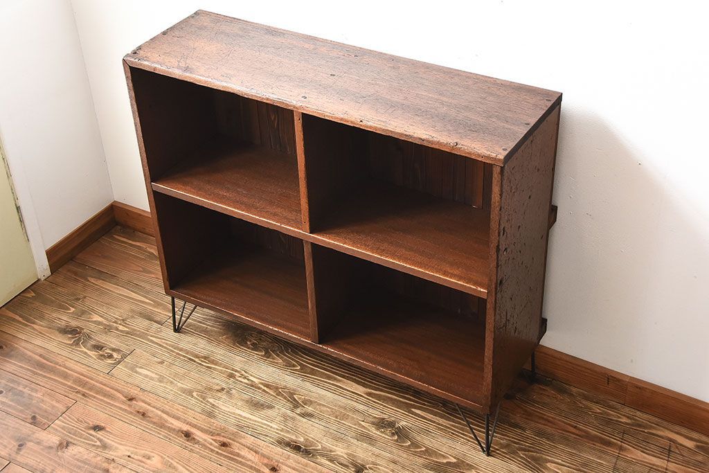 アンティーク家具　アンティーク　古い木の背面ブックラック付き鉄脚本棚(2)