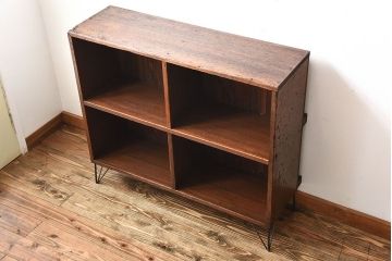 アンティーク家具　アンティーク　古い木の背面ブックラック付き鉄脚本棚(2)