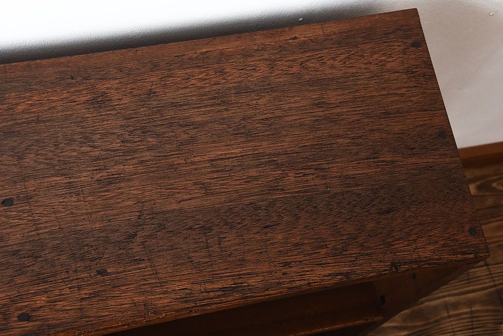 アンティーク家具　アンティーク　古い木の背面ブックラック付き鉄脚本棚(2)