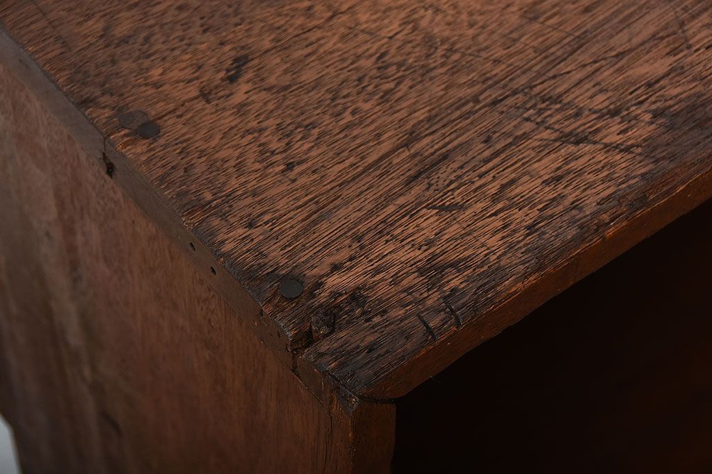 アンティーク家具　アンティーク　古い木の背面ブックラック付き鉄脚本棚(2)