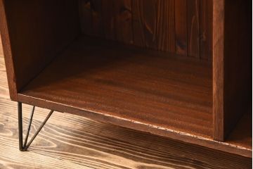 アンティーク家具　アンティーク　古い木の背面ブックラック付き鉄脚本棚(2)