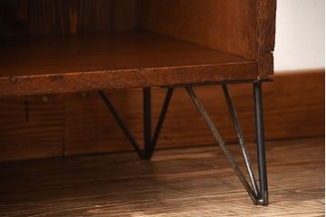 アンティーク家具　アンティーク　古い木の背面ブックラック付き鉄脚本棚(2)