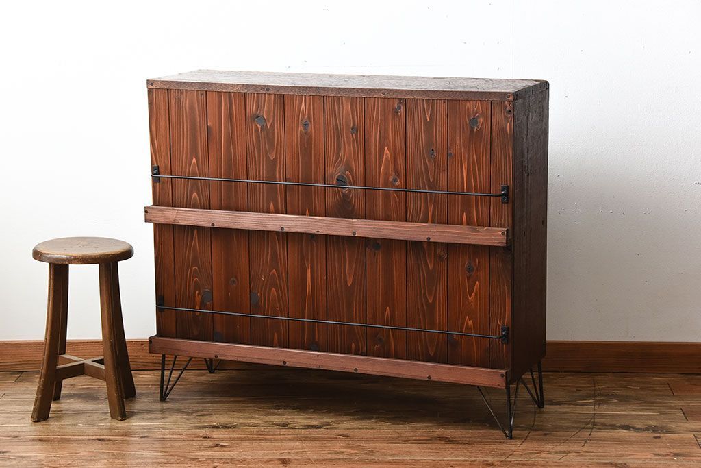 アンティーク家具　アンティーク　古い木の背面ブックラック付き鉄脚本棚(2)