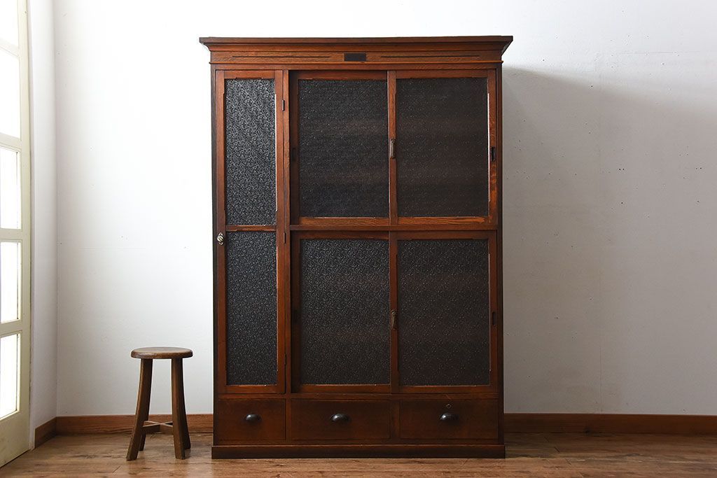 アンティーク家具　大正ロマン　ダイヤガラス入り!古い木製の大きな収納棚