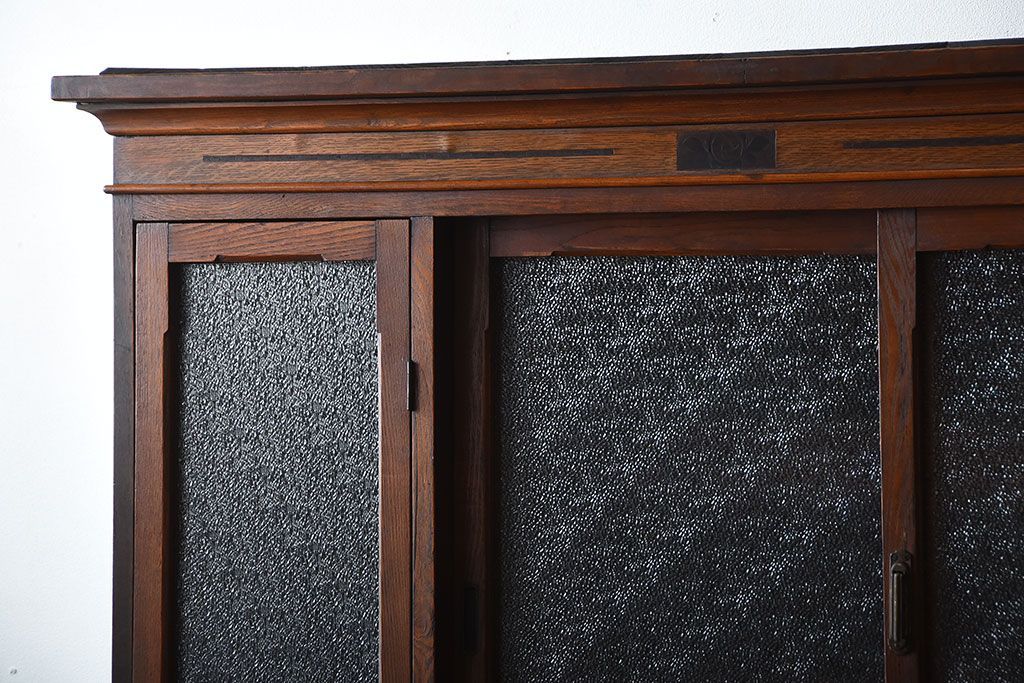 アンティーク家具　大正ロマン　ダイヤガラス入り!古い木製の大きな収納棚