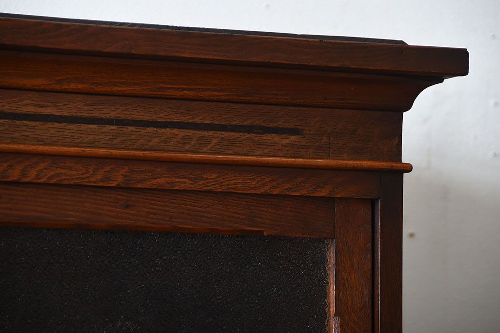 アンティーク家具　大正ロマン　ダイヤガラス入り!古い木製の大きな収納棚