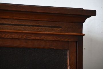 アンティーク家具　大正ロマン　ダイヤガラス入り!古い木製の大きな収納棚