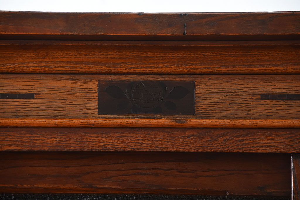 アンティーク家具　大正ロマン　ダイヤガラス入り!古い木製の大きな収納棚