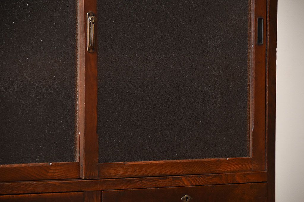 アンティーク家具　大正ロマン　ダイヤガラス入り!古い木製の大きな収納棚