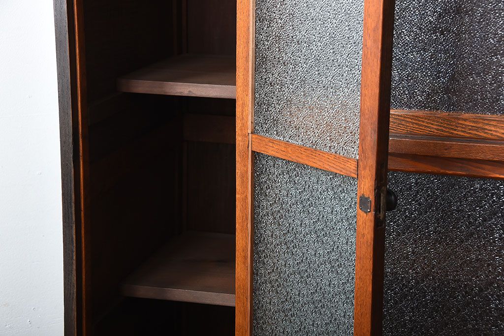 アンティーク家具　大正ロマン　ダイヤガラス入り!古い木製の大きな収納棚