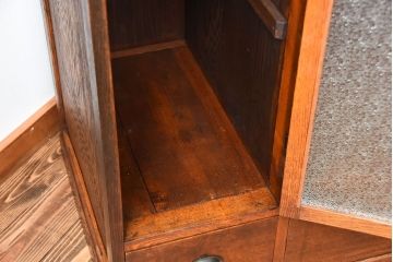 アンティーク家具　大正ロマン　ダイヤガラス入り!古い木製の大きな収納棚