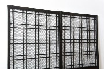 古民具・骨董　亀甲金網付き格子戸2枚セット