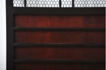 古民具・骨董　亀甲金網付き格子戸2枚セット