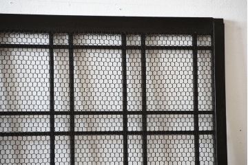 古民具・骨董　亀甲金網付き格子戸2枚セット