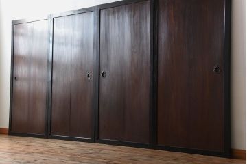 古民具・骨董　取っ手金具が作りの凝った板戸4枚セット(帯戸)