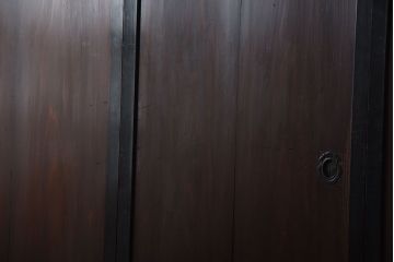 古民具・骨董　取っ手金具が作りの凝った板戸4枚セット(帯戸)
