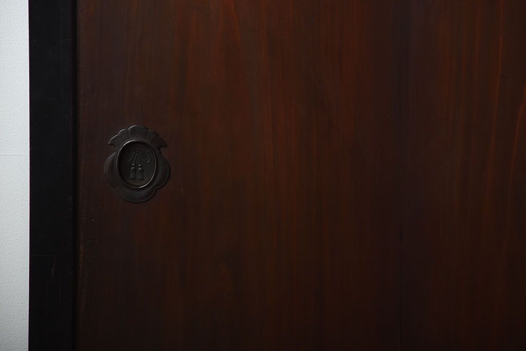 古民具・骨董　取っ手金具が作りの凝った板戸4枚セット(帯戸)