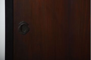 古民具・骨董　取っ手金具が作りの凝った板戸4枚セット(帯戸)