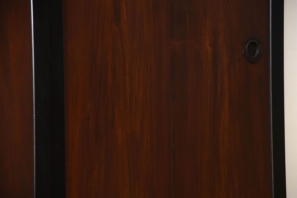 古民具・骨董　取っ手金具が作りの凝った板戸4枚セット(帯戸)