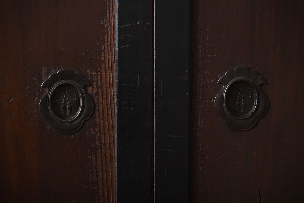 古民具・骨董　取っ手金具が作りの凝った板戸4枚セット(帯戸)