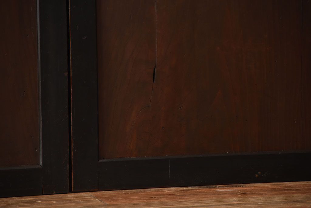 古民具・骨董　取っ手金具が作りの凝った板戸4枚セット(帯戸)