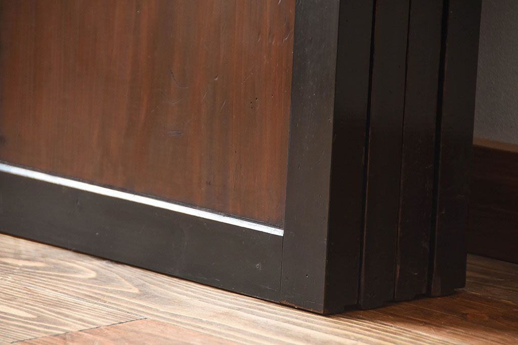 古民具・骨董　取っ手金具が作りの凝った板戸4枚セット(帯戸)