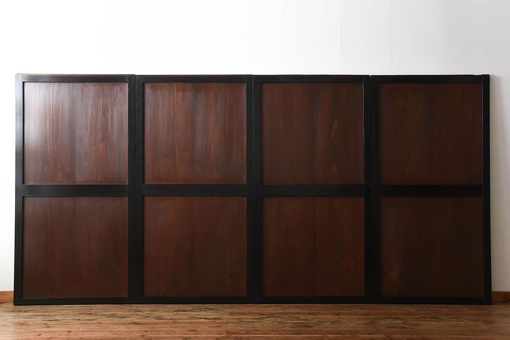 古民具・骨董　取っ手金具が作りの凝った板戸4枚セット(帯戸)