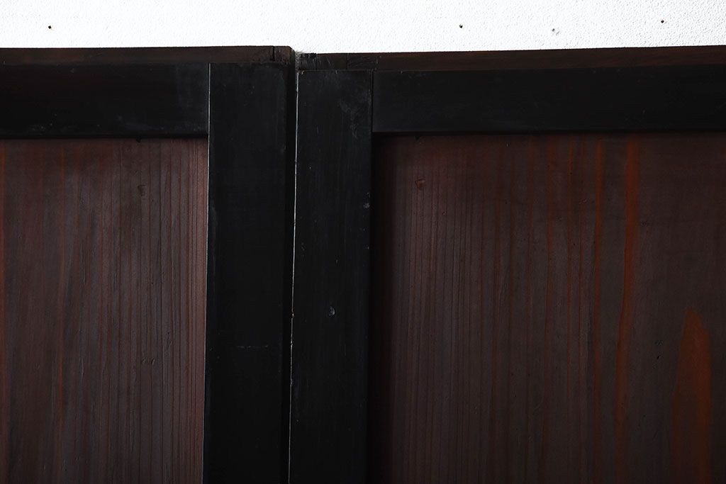 古民具・骨董　取っ手金具が作りの凝った板戸4枚セット(帯戸)