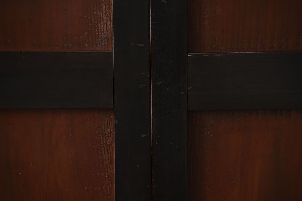 古民具・骨董　取っ手金具が作りの凝った板戸4枚セット(帯戸)