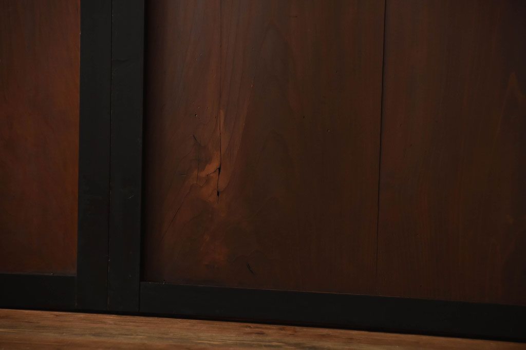 古民具・骨董　取っ手金具が作りの凝った板戸4枚セット(帯戸)