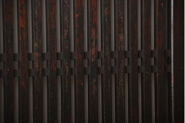 古民具・骨董　古い木が味わい深いアンティーク格子帯戸4枚セット