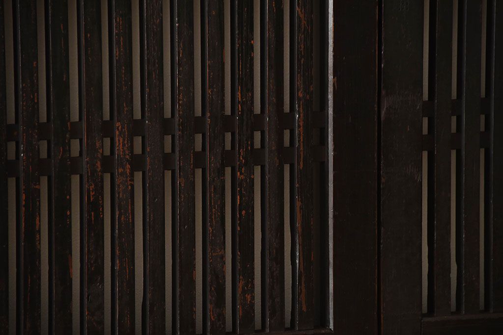 古民具・骨董　古い木が味わい深いアンティーク格子帯戸4枚セット