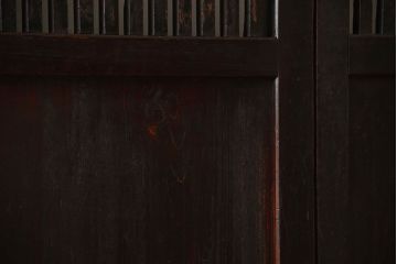 古民具・骨董　古い木が味わい深いアンティーク格子帯戸4枚セット