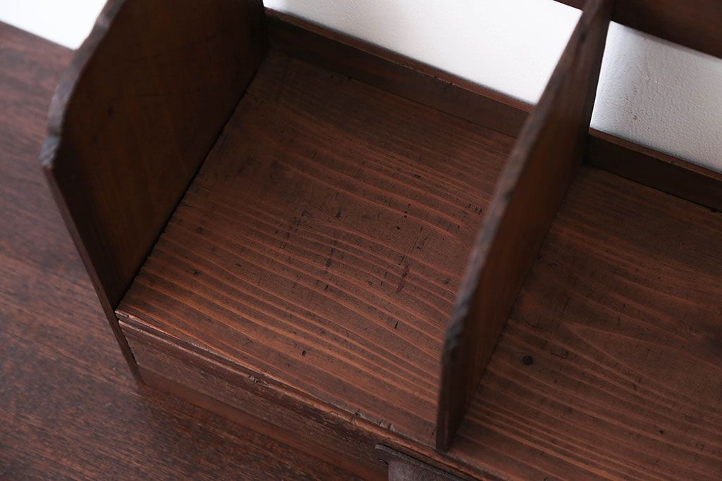 アンティーク家具　和製アンティーク　引き出し付き!小さな古い木の本立て